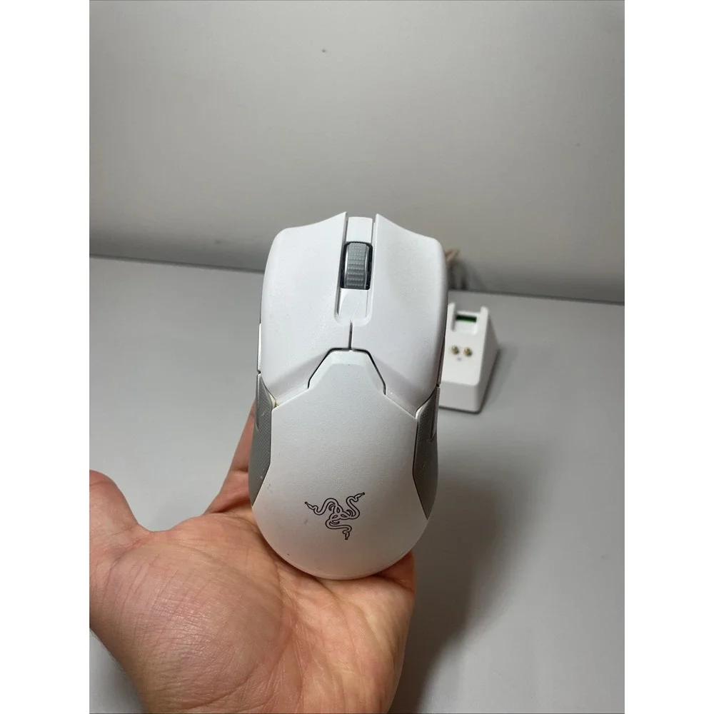 Razer Viper Ultimate - Wireless Gaming Mouse w/Dock‎ - Mercury - Great Condition